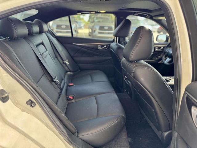 Photo of 2022 Pure White INFINITI Q50