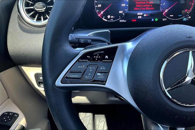 Photo of 2025 Polar White Mercedes-Benz GLB 250