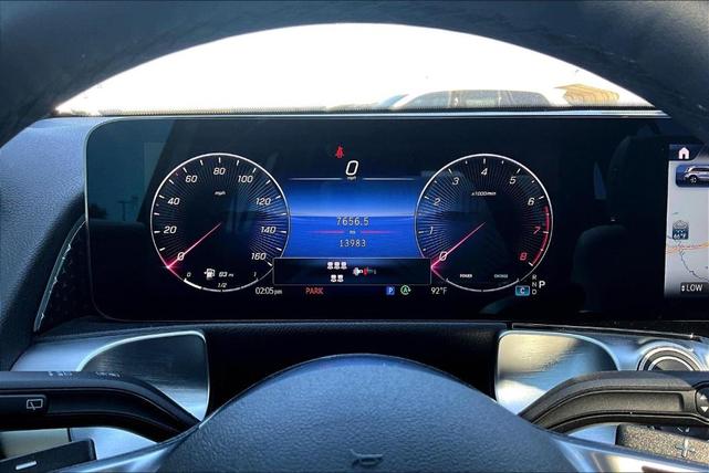 Photo of 2025 Polar White Mercedes-Benz GLB 250