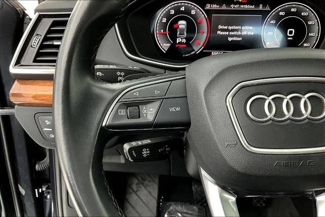 Photo of 2023 Manhattan Gray Metallic Audi Q5