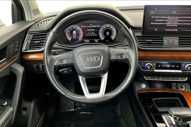 Photo of 2023 Manhattan Gray Metallic Audi Q5