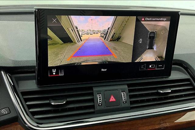 Photo of 2023 Manhattan Gray Metallic Audi Q5