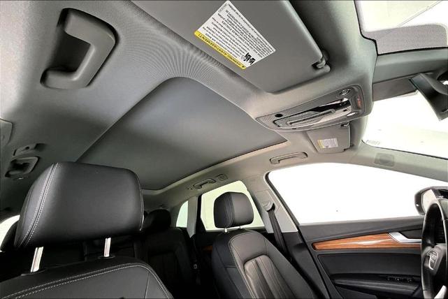 Photo of 2023 Manhattan Gray Metallic Audi Q5