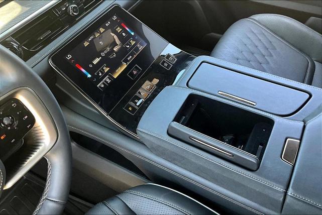 Photo of 2025 2t Mineral Blac INFINITI QX80