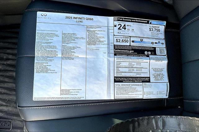Photo of 2025 Majestic White INFINITI QX60