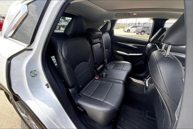 Photo of 2025 Cloud White INFINITI QX50