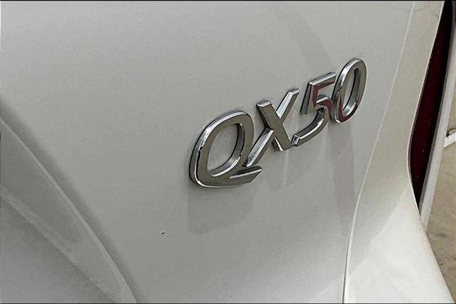 Photo of 2025 Cloud White INFINITI QX50