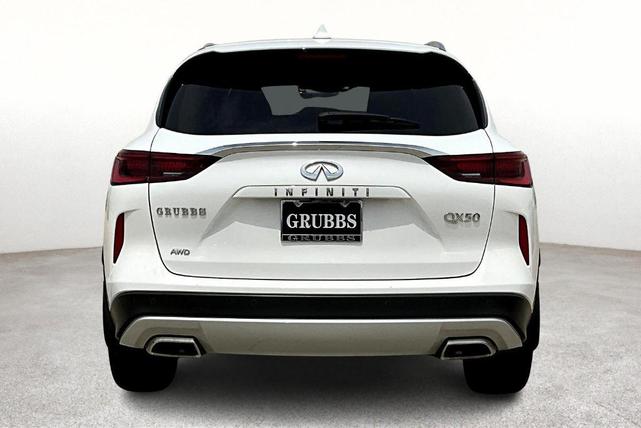 Photo of 2025 Cloud White INFINITI QX50