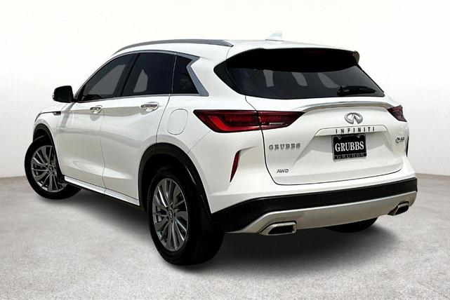 Photo of 2025 Cloud White INFINITI QX50
