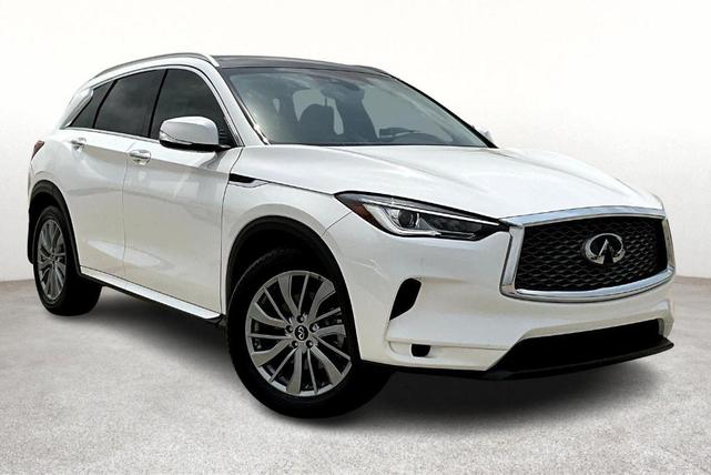 Photo of 2025 Cloud White INFINITI QX50