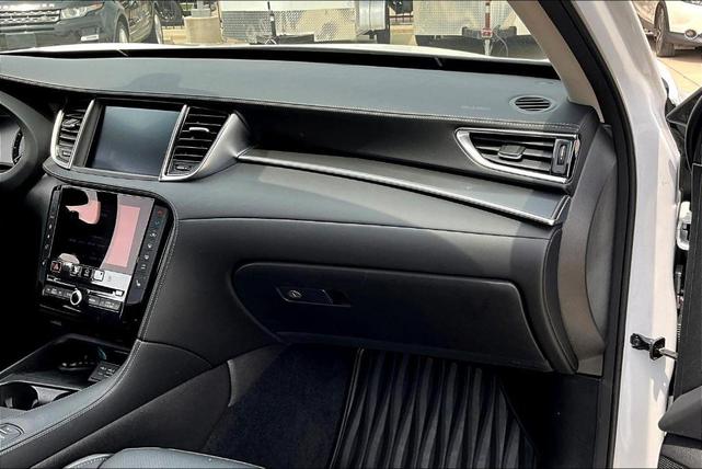 Photo of 2025 Cloud White INFINITI QX50