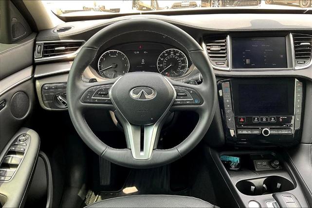 Photo of 2025 Cloud White INFINITI QX50