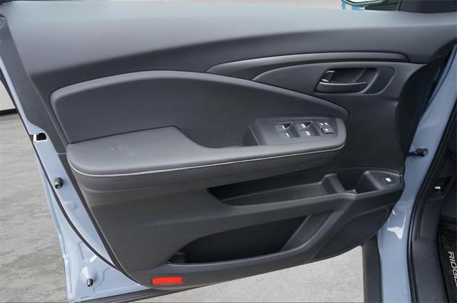 Photo of 2025 Sonic Gray Pearl Honda Ridgeline