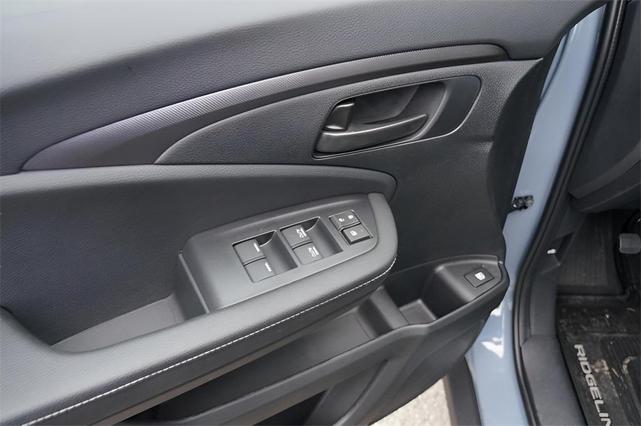 Photo of 2025 Sonic Gray Pearl Honda Ridgeline