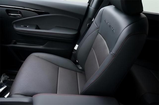 Photo of 2025 Crystal Black Pearl Honda Ridgeline