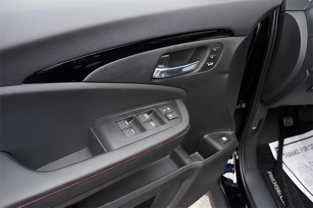 Photo of 2025 Crystal Black Pearl Honda Ridgeline