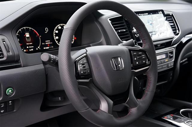 Photo of 2025 Crystal Black Pearl Honda Ridgeline
