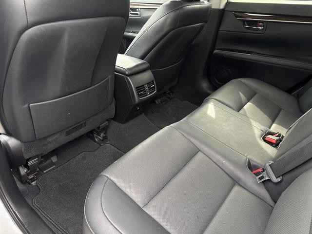 Photo of 2017 Eminent White Pearl Lexus ES 350