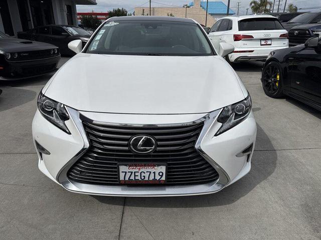 Photo of 2017 Eminent White Pearl Lexus ES 350