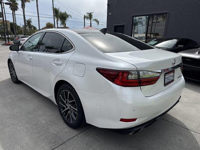 Photo of 2017 Eminent White Pearl Lexus ES 350