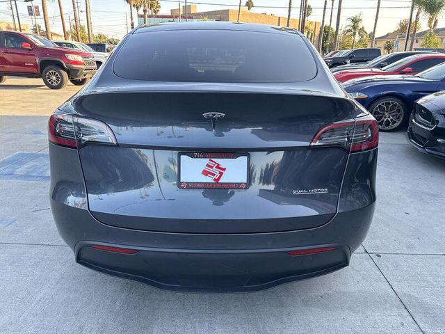 Photo of 2022 Gray Tesla Model Y