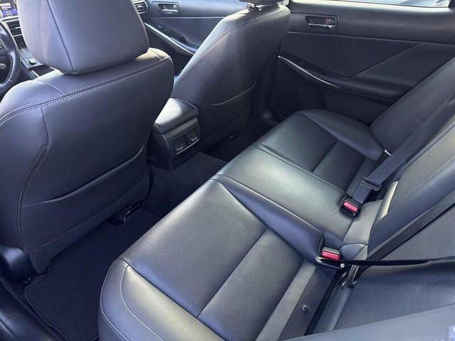 Photo of 2016 Obsidian Lexus IS 200t