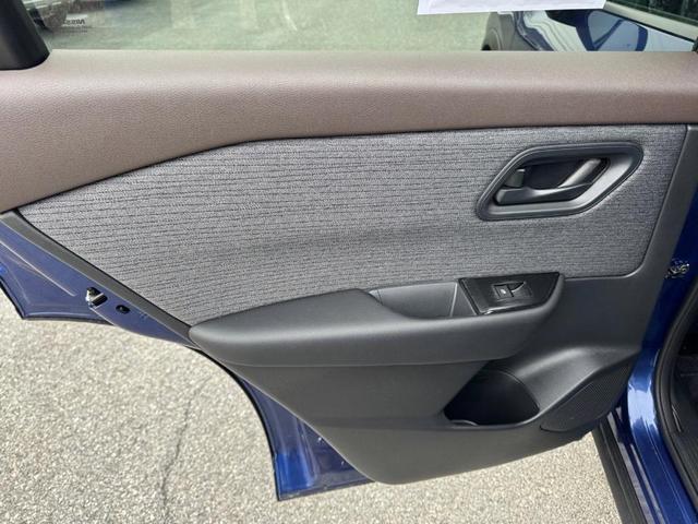 Photo of 2023 Caspian Blue Nissan Rogue
