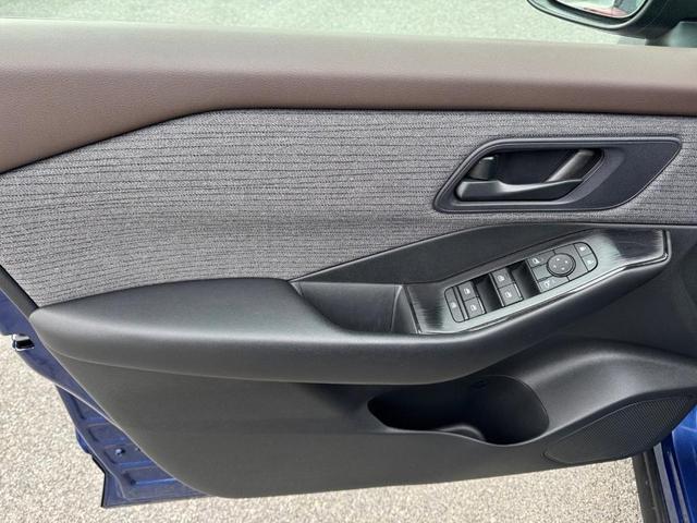 Photo of 2023 Caspian Blue Nissan Rogue