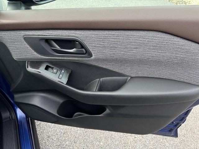 Photo of 2023 Caspian Blue Nissan Rogue