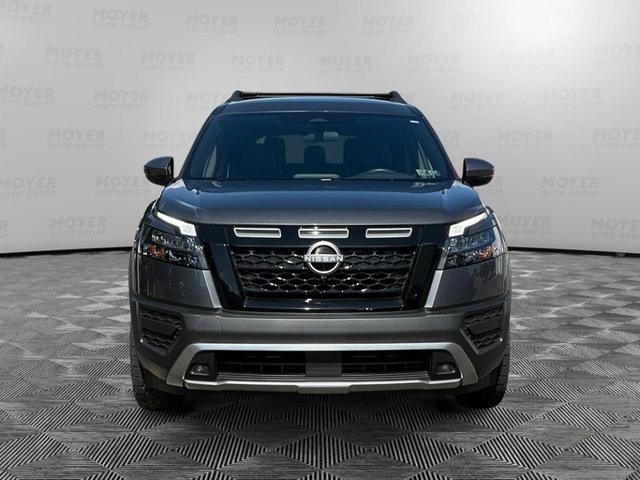 Photo of 2024 Gun Metallic Nissan Pathfinder