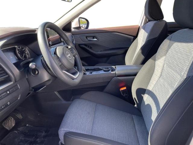 Photo of 2023 White Nissan Rogue