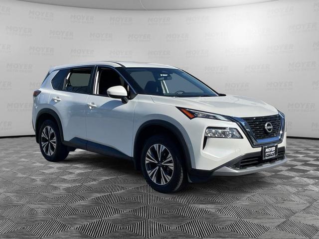 Photo of 2023 White Nissan Rogue