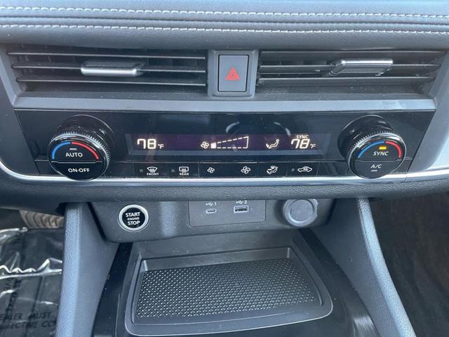 Photo of 2023 White Nissan Rogue