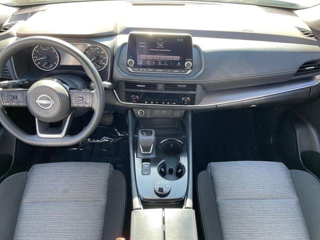 Photo of 2023 White Nissan Rogue