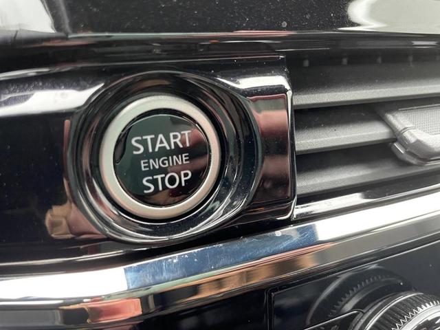 Photo of 2023 Black Nissan Pathfinder