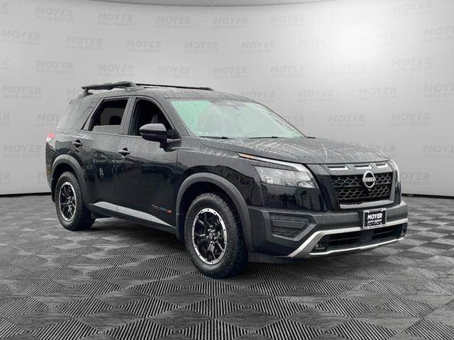 Photo of 2023 Black Nissan Pathfinder