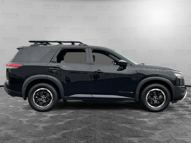 Photo of 2023 Black Nissan Pathfinder
