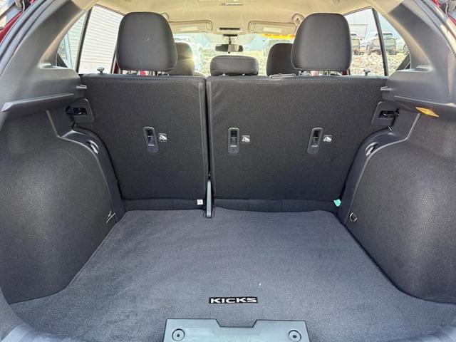 Photo of 2023 Scarlet Ember Nissan Kicks