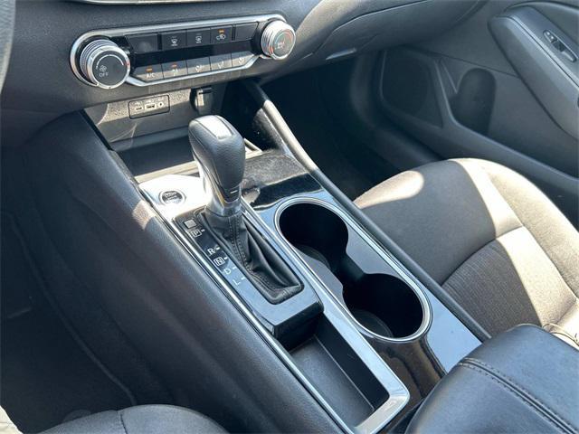 Photo of 2024 Garnet Pearl Nissan Altima
