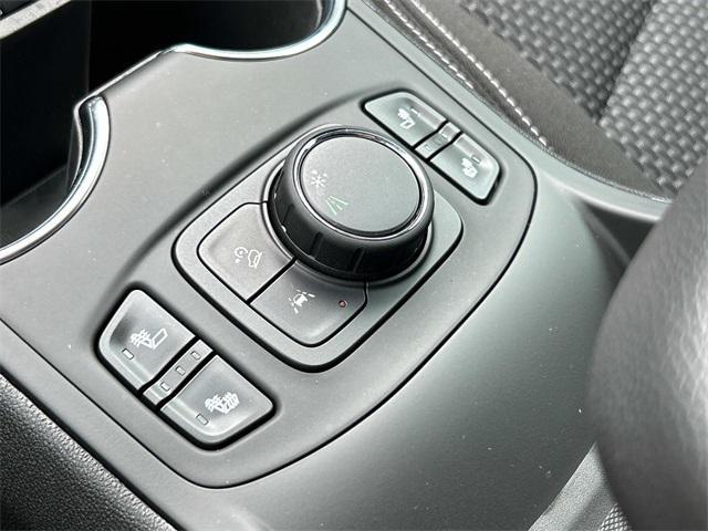 Photo of 2023 Summit White GMC Terrain