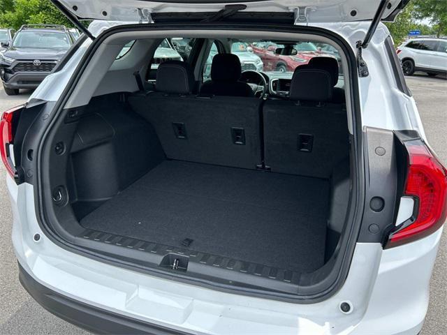 Photo of 2023 Summit White GMC Terrain
