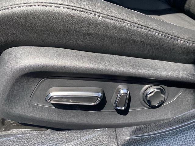 Photo of 2025 Platinum White Pearl Acura Integra