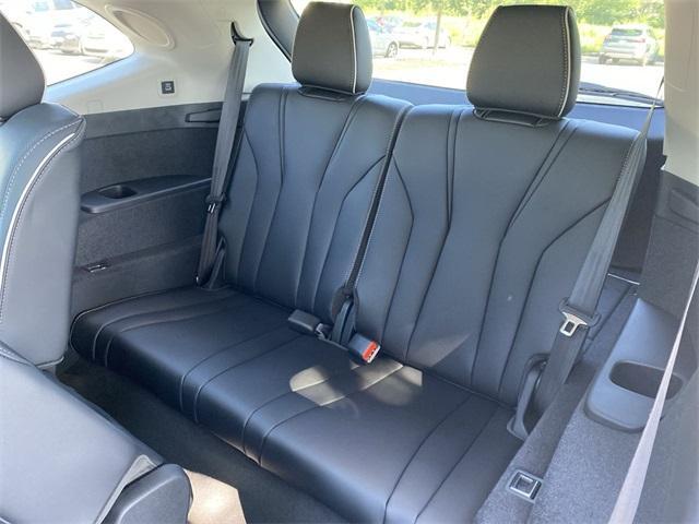Photo of 2026 Platinum White Pearl Acura MDX