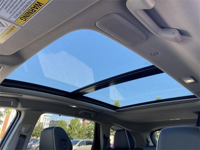Photo of 2026 Platinum White Pearl Acura MDX