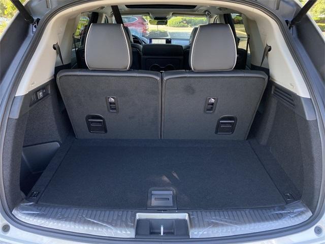 Photo of 2026 Platinum White Pearl Acura MDX