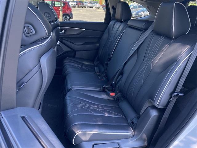 Photo of 2026 Platinum White Pearl Acura MDX