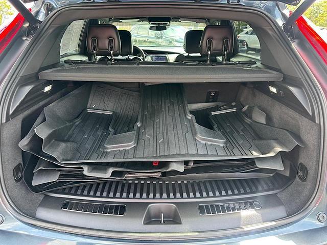 Photo of 2019 Shadow Metallic Cadillac XT4