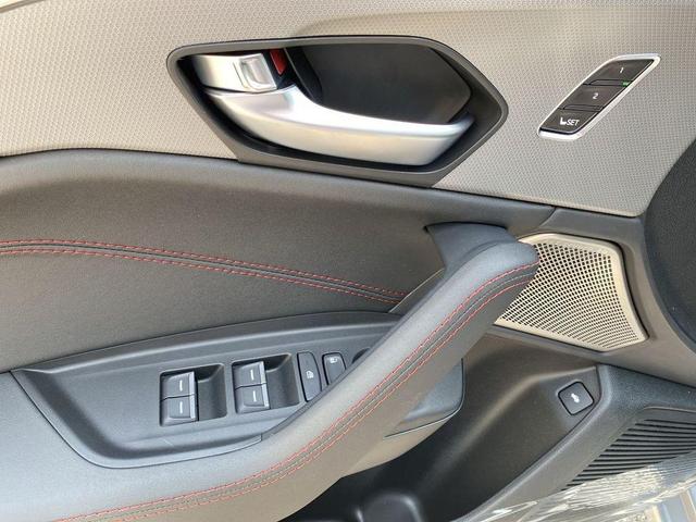 Photo of 2025 Urban Gray Pearl Acura TLX