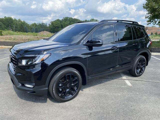 Photo of 2024 Crystal Black Pearl Honda Passport