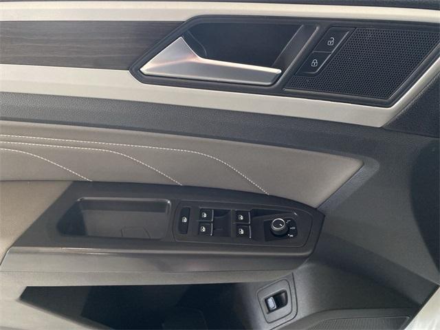 Photo of 2021 Pure White Volkswagen Atlas